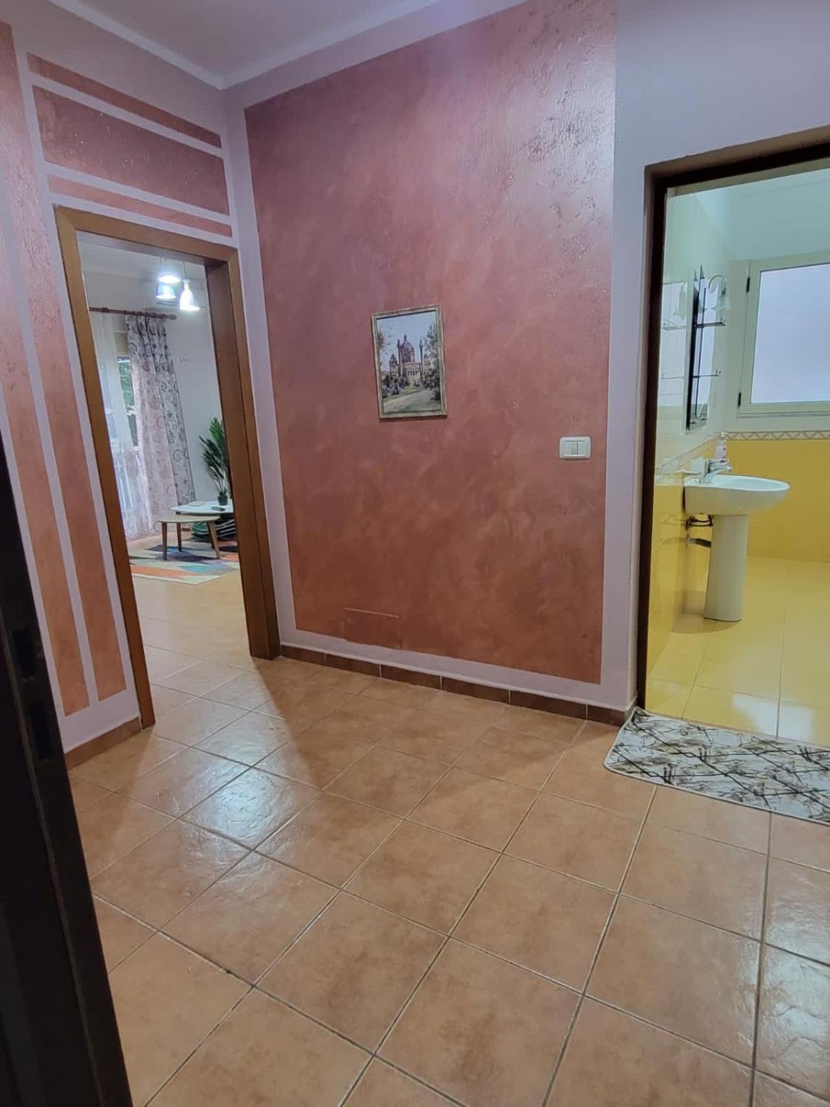Apartament Eri's For Rent